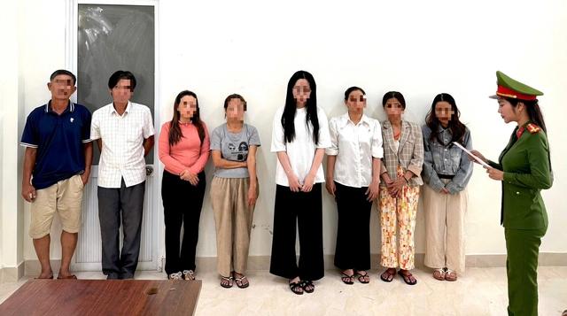 Đà Nẵng: Phá đường dây lô đề 50 tỉ đồng do 'bà trùm' 41 tuổi cầm đầu- Ảnh 1. Đà Nẵng: Phá đường dây lô đề 50 tỉ đồng do 'bà trùm' 41 tuổi cầm đầu- Ảnh 1.