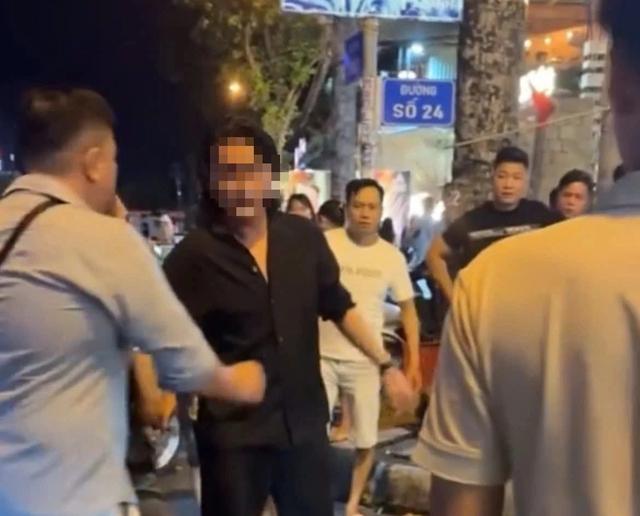 TP.HCM: Xác minh clip ẩu đả liên quan nghệ sĩ, YouTuber- Ảnh 1. TP.HCM: Xác minh clip ẩu đả liên quan nghệ sĩ, YouTuber- Ảnh 1.