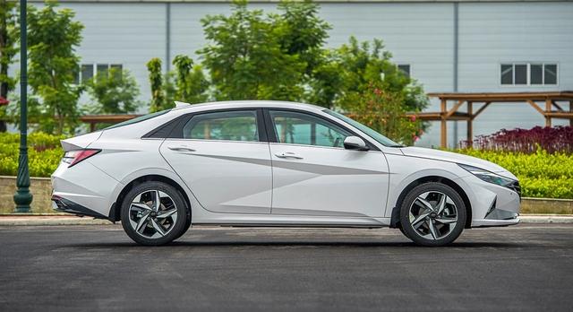 'Đại hạ giá' sedan hạng C dưới 900 triệu đồng tại Việt Nam vẫn ế - Ảnh 1.