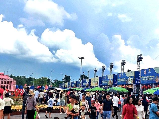 Saigontourist Group tổ chức chương trình tri ân đặc biệt tại sự kiện A80- Ảnh 1. Saigontourist Group tổ chức chương trình tri ân đặc biệt tại sự kiện A80- Ảnh 1.