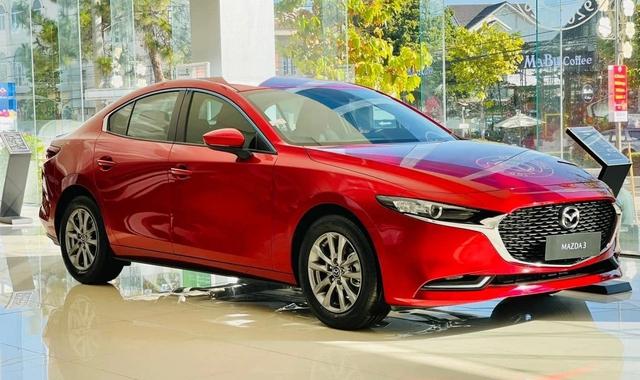 'Đại hạ giá' sedan hạng C dưới 900 triệu đồng tại Việt Nam vẫn ế - Ảnh 3.