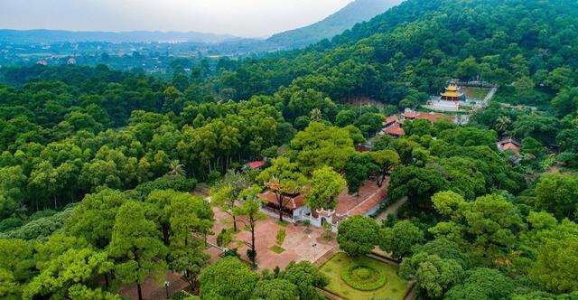 Mùa thu Côn Sơn - Kiếp Bạc: Hành trình di sản sống động- Ảnh 1. Mùa thu Côn Sơn - Kiếp Bạc: Hành trình di sản sống động- Ảnh 1.