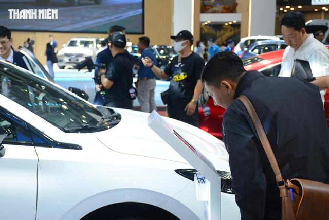 Người Việt tăng mua sắm ô tô MPV 7 chỗ, doanh số sedan tiếp tục giảm - Ảnh 1.