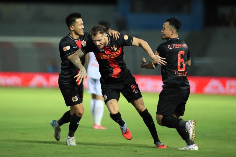 Bảng xếp hạng V-League mới nhất: Ninh Bình bị CLB CA TP.HCM bắt kịp, lò ‘xay’ HLV bắt đầu kích hoạt- Ảnh 2.