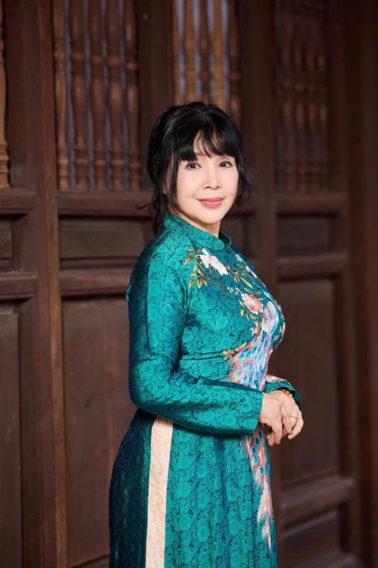 Hai nữ NSND Minh Hằng và Lan Hương gây sốt với ảnh thời trẻ đẹp như mộng - Ảnh 2. Hai nữ NSND Minh Hằng và Lan Hương gây sốt với ảnh thời trẻ đẹp như mộng - Ảnh 2.