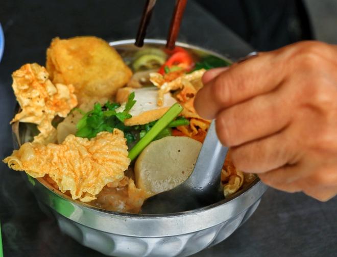 Quán chay gần chùa Vĩnh Nghiêm tồn tại gần nửa thế kỷ: Ông chủ... lạ đời- Ảnh 3.