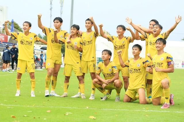 Thuyền trưởng đội U.17 Việt Nam giúp U.17 Hà Nội vô địch quốc gia - Ảnh 4. Thuyền trưởng đội U.17 Việt Nam giúp U.17 Hà Nội vô địch quốc gia - Ảnh 4.