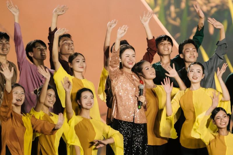 Vũ Thùy Linh thăng hoa trong ‘Concert quốc gia đặc biệt’, quan niệm về sự so sánh - Ảnh 1.