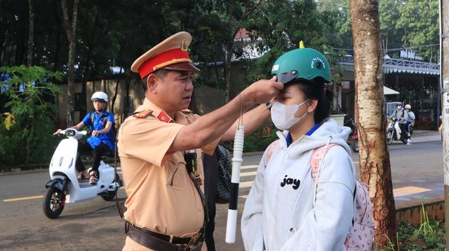 Vi phạm giao thông của học sinh Đồng Nai giảm 81,6%, CSGT đã làm gì?- Ảnh 2.