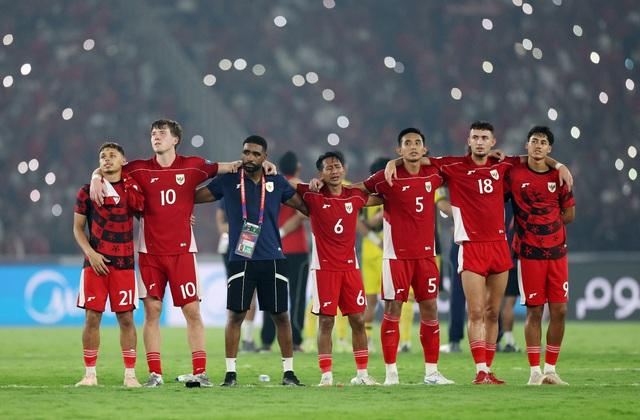 Indonesia lo vỡ kế hoạch World Cup 2026, HLV Kluivert tìm người thay chân sút số 1 nhưng…- Ảnh 2.
