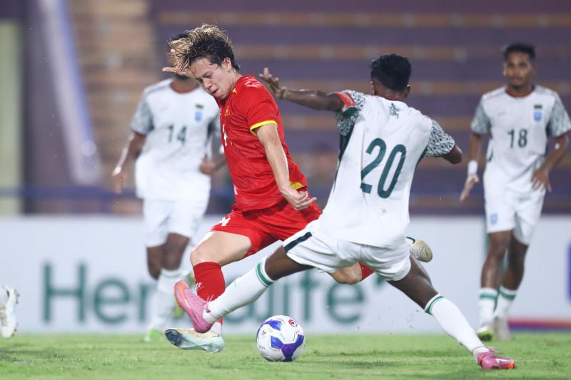 U.23 Việt Nam thay nhau ghi bàn, U.23 Singapore quá khó để 'bắt bài'- Ảnh 1. U.23 Việt Nam thay nhau ghi bàn, U.23 Singapore quá khó để 'bắt bài'- Ảnh 1.