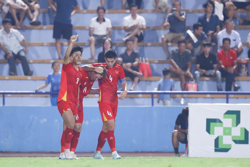 Lê Viktor đi vào lịch sử, xúc động với bàn đầu tiên cho U.23 Việt Nam- Ảnh 2. Lê Viktor đi vào lịch sử, xúc động với bàn đầu tiên cho U.23 Việt Nam - Ảnh 2.