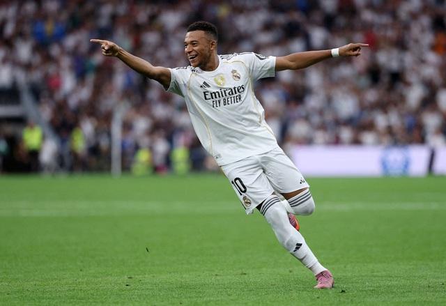 Real Madrid vẫn tẩy chay Quả bóng vàng 2025, Barcelona lại háo hức: Ai chiến thắng?- Ảnh 1.