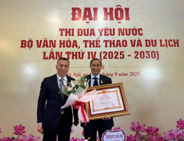 HLV Mai Đức Chung nhận danh hiệu Anh hùng Lao động: ‘Tôi rất cảm động và hạnh phúc’- Ảnh 2. HLV Mai Đức Chung nhận danh hiệu Anh hùng Lao động: ‘Tôi rất cảm động và hạnh phúc’- Ảnh 2.