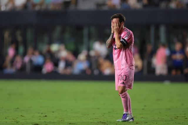 Son Heung-min bất lực vì cột dọc, theo chân Messi không nếm hương vị chiến thắng ngay sân nhà- Ảnh 2. Son Heung-min bất lực vì cột dọc, theo chân Messi không nếm hương vị chiến thắng ngay sân nhà- Ảnh 2.