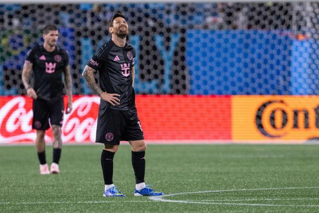 HLV Mascherano bênh vực Messi, Ronaldo nhận chiếc giày vàng Saudi Pro League- Ảnh 1.