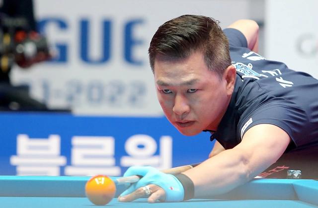 Billiards: Cơ thủ Việt Nam đánh bại 'vua múa' Thổ Nhĩ Kỳ tại PBA- Ảnh 1. Billiards: Cơ thủ Việt Nam đánh bại 'vua múa' Thổ Nhĩ Kỳ tại PBA- Ảnh 1.