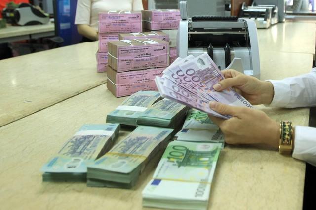 Giá USD hôm nay 14.9.2025: Giảm mạnh trong khi euro, bảng Anh đi lên- Ảnh 1.