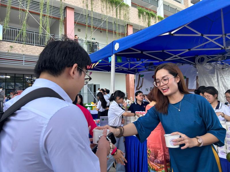 Sinh viên không cần mua đồ ăn sáng nhờ chương trình ý nghĩa từ các cô giáo - Ảnh 5.
