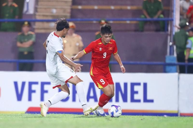 Thanh Nhàn ghi bàn đẳng cấp, U.23 Việt Nam thắng Yemen: VFF thưởng lớn vì tấm vé vàng châu Á- Ảnh 5. Thanh Nhàn ghi bàn đẳng cấp, U.23 Việt Nam thắng Yemen: VFF thưởng lớn vì tấm vé vàng châu Á- Ảnh 5.