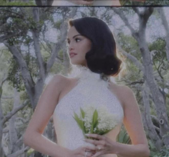 Selena Gomez khoe ảnh đám cưới ngọt ngào với Benny Blanco - Ảnh 4.
