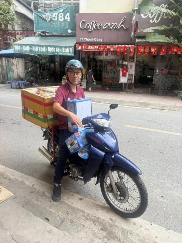 Tấm lòng của anh Qúy trong kỷ niệm 80 năm cách mạng tháng tám tại Hà Nội - Ảnh 2. Tấm lòng của anh Qúy trong kỷ niệm 80 năm cách mạng tháng tám tại Hà Nội - Ảnh 2.