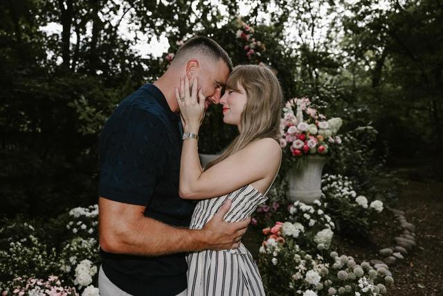 Taylor Swift sẽ có đám cưới thế kỷ?- Ảnh 1. Taylor Swift sẽ có đám cưới thế kỷ?- Ảnh 1.