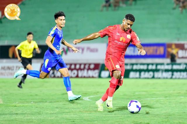 Trọng Đại đá chính nhưng Long An vẫn thua, Quy Nhơn United không thắng nổi đội mới lên hạng- Ảnh 1.
