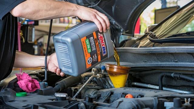 Rủi ro khi thay dầu động cơ đậm đặc cho xe hybrid - Ảnh 2. Rủi ro khi thay dầu động cơ đậm đặc cho xe hybrid - Ảnh 2.