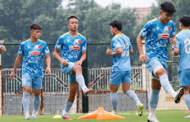 HLV Kim Sang-sik hé lộ lý do bất ngờ khi gạch tên Trần Thành Trung: Không phải vì chấn thương!- Ảnh 1.