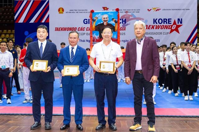 Sự kiện taekwondo đặc biệt đáng chú ý, hé lộ mức thưởng nóng SEA Games 33 - Ảnh 3. Sự kiện taekwondo đặc biệt đáng chú ý, hé lộ mức thưởng nóng SEA Games 33 - Ảnh 3.