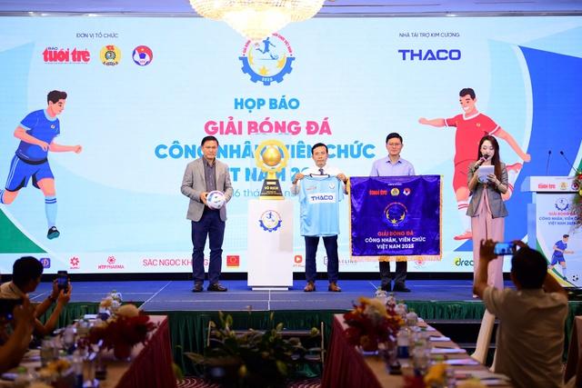Hấp dẫn giải bóng đá công nhân, viên chức Việt Nam 2025: Tổng thưởng 900 triệu- Ảnh 1.