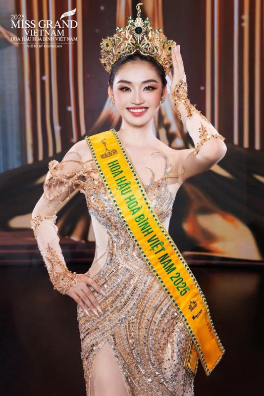 Hàng xóm kể chuyện về hành trình vượt khó của Hoa hậu Hòa bình Việt Nam 2025 - Ảnh 4.