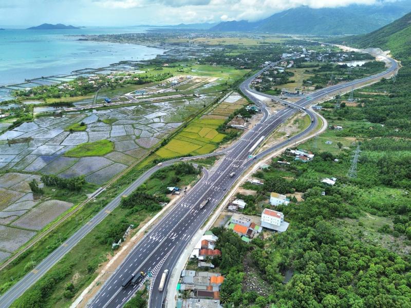 Cao tốc Vân Phong - Nha Trang hoàn thành , kết nối TP.HCM đến Đắk Lắk - Ảnh 1. Cao tốc Vân Phong - Nha Trang hoàn thành , kết nối TP.HCM đến Đắk Lắk - Ảnh 1.