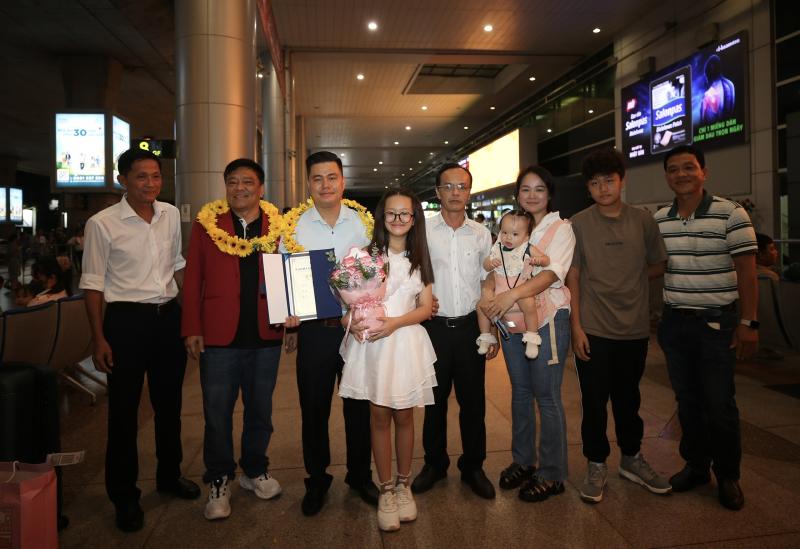 Nhà vô địch cờ tướng thế giới Lại Lý Huynh: 'Ngày đăng quang đúng ngày thôi nôi con gái’- Ảnh 4. Nhà vô địch cờ tướng thế giới Lại Lý Huynh: 'Ngày đăng quang đúng ngày thôi nôi con gái’- Ảnh 4.