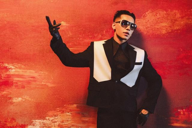 'Anh trai say hi' Wean liên tục 'khóa môi' bạn diễn trong MV dán nhãn 18+ - Ảnh 1.