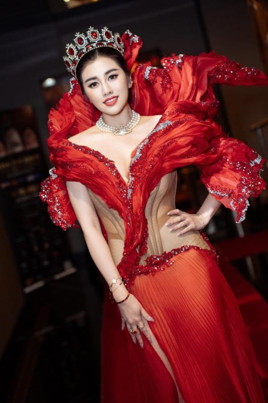 Người đẹp Việt ngồi ghế giám khảo Hoa hậu Du lịch Quốc tế là ai? - Ảnh 1.