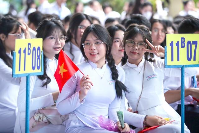 Chia phe tranh luận về việc giữ hay bỏ xét tuyển đại học bằng học bạ - Ảnh 1. Chia phe tranh luận về việc giữ hay bỏ xét tuyển đại học bằng học bạ - Ảnh 1.