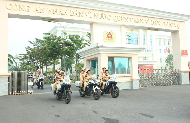 CSGT TP.HCM ra quân cao điểm xử lý vi phạm nồng độ cồn, ma túy- Ảnh 1. CSGT TP.HCM ra quân cao điểm xử lý vi phạm nồng độ cồn, ma túy- Ảnh 1.