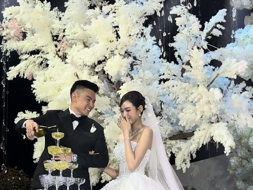 Những khoảnh khắc 'yêu' của thiếu gia Sơn Hải, Hoa hậu Đỗ Thị Hà trong tiệc cưới- Ảnh 7.