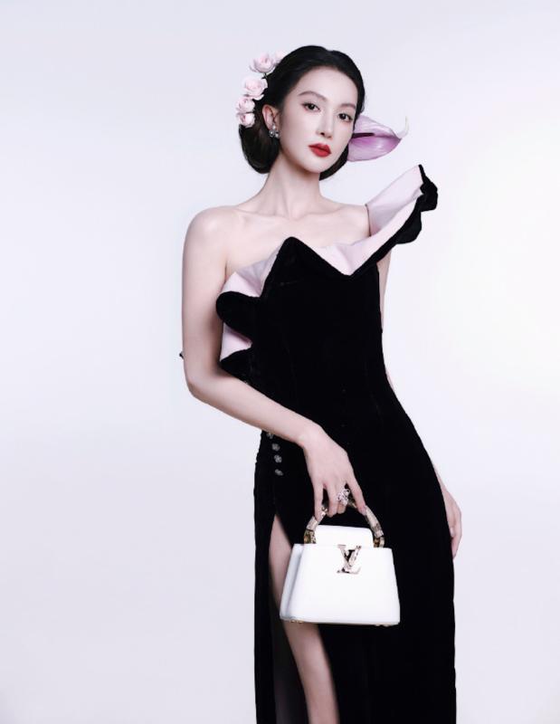 Lưu Diệc Phi hóa 'nàng tiên hoa' gây sốt - Ảnh 12.
