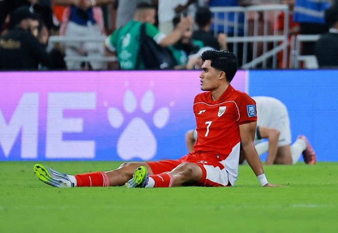 Cầu thủ Indonesia khóc nấc vì trượt World Cup, Chủ tịch PSSI chua xót: ‘Chúng tôi xin lỗi…’- Ảnh 3. Cầu thủ Indonesia khóc nấc vì trượt World Cup, Chủ tịch PSSI chua xót: ‘Chúng tôi xin lỗi…’- Ảnh 3.