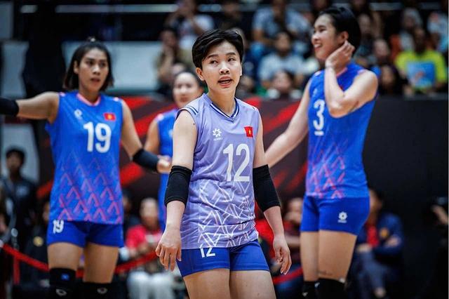 Bóng chuyền nữ Việt Nam vượt khó trước SEA Games 33: Tại sao không thể tập huấn nước ngoài?- Ảnh 1. Bóng chuyền nữ Việt Nam vượt khó trước SEA Games 33: Tại sao không thể tập huấn nước ngoài?- Ảnh 1.