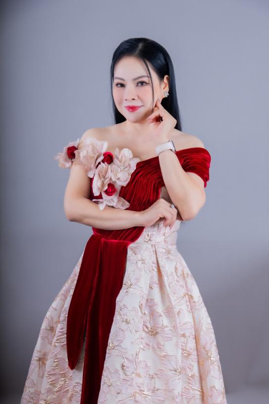 Tâm niệm của ca sĩ Đông Đào ở tuổi 54 - Ảnh 2.