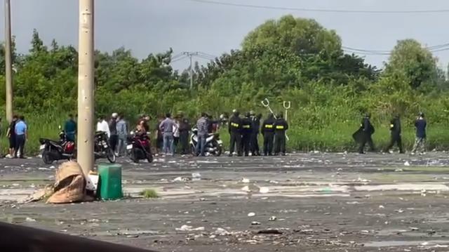 Bắt nhanh đối tượng cướp tài sản tại chợ Bình Điền bằng súng giả - Ảnh 2. Bắt nhanh đối tượng cướp tài sản tại chợ Bình Điền bằng súng giả - Ảnh 2.