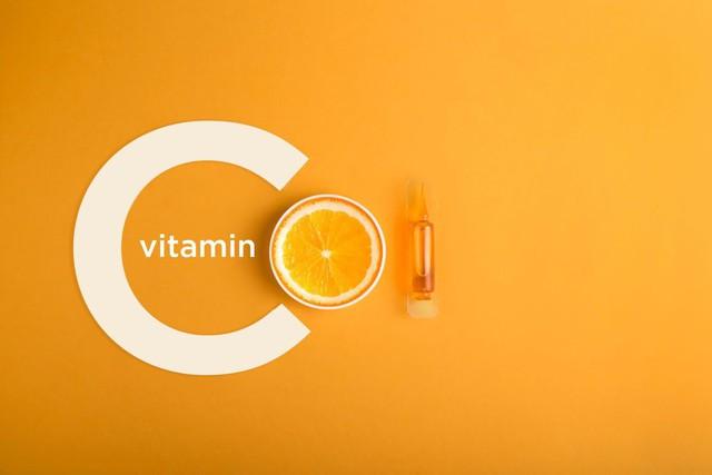 List 5 hoạt chất ‘hack tuổi’ mà mọi cô nàng 30+ cần phải có trong routine - Ảnh 3.