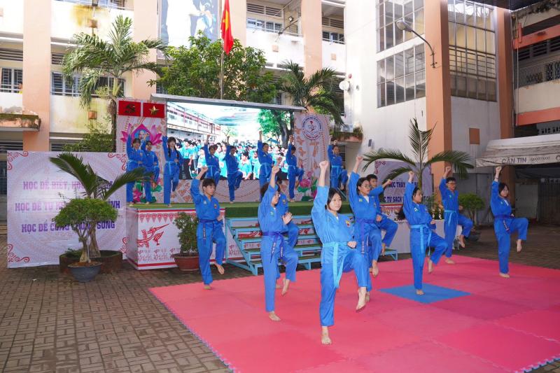 Bùng nổ giải thể thao học sinh TP.HCM- Ảnh 2. Bùng nổ giải thể thao học sinh TP.HCM- Ảnh 2.