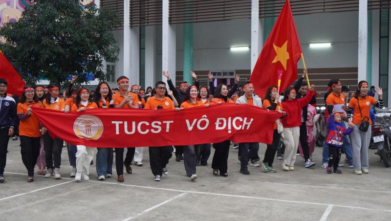 Trường ĐH VH-TT-DL Thanh Hóa vô địch TNSV quốc tế: Không ngủ quên trên chiến thắng- Ảnh 7. Trường ĐH VH-TT-DL Thanh Hóa vô địch TNSV quốc tế: Không ngủ quên trên chiến thắng- Ảnh 7.