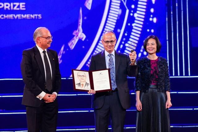 Chủ nhân Giải thưởng VinFuture nhận Giải Nobel Hóa học 2025- Ảnh 2.