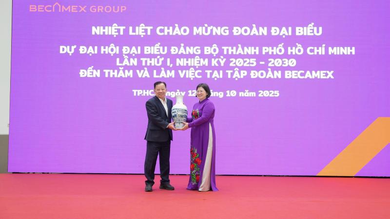 Chủ tịch Tập đoàn Becamex mong được tiếp tục đóng góp vào sự phát triển của TP.HCM- Ảnh 4. Chủ tịch Tập đoàn Becamex mong được tiếp tục đóng góp vào sự phát triển của TP.HCM- Ảnh 4.
